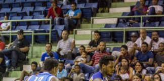 Reales apabullan a los Titanes en Intercircuitos