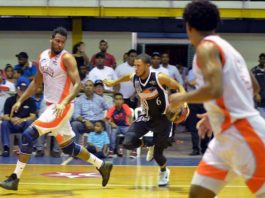 Huracanes vencen a los Cañeros en Higüey
