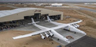 El avión más grande del mundo sale a la pista