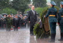 «No estoy hecho de azúcar»: Putin explica por qué no usó paraguas en el emblemático video