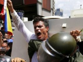 Venezuela: el líder de la oposición Leopoldo López sale de la cárcel y queda bajo arresto domiciliario