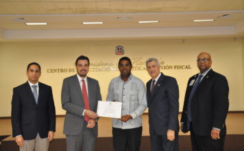 CAPGEFI gradúa egresados Diplomado Hacienda Pública