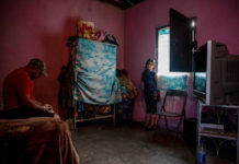 Entre la espada y la pared: los centroamericanos temen quedarse, pero también ir a EE. UU