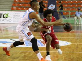 Downey y Fortuna lideran barrida de Leones sobre Titanes