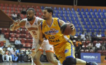 Metros le dan flechazo a los Indios en su casa