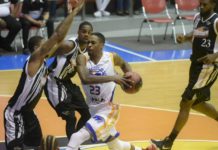 Metros bajan de categoría el Huracán en la Arena del Cibao, y mantiene la supremacía en el inicio de la postemporada