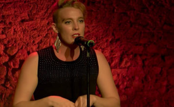 Cantante francesa muere súbitamente en la escena durante un concierto