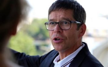 Médico recuenta accidente fatal de Diana en París