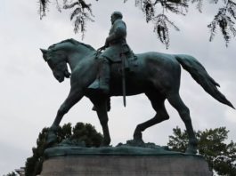 Quién fue el polémico general Robert E. Lee, cuya estatua está en el centro de las marchas de supremacistas blancos que desataron la violencia en Charlottesville
