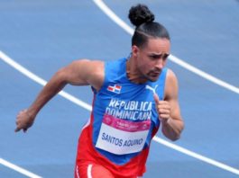 Luguelín Santos gana medalla de oro en los 400 metros planos en la XXIX Olimpíada Universitaria de Taipéi