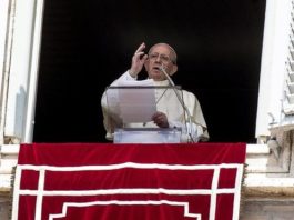 El papa pide abrir pasillos humanitarios y evitar las expulsiones colectivas