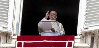 El papa pide abrir pasillos humanitarios y evitar las expulsiones colectivas