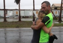 «Inundaciones catastróficas»: las imágenes de destrucción que va dejando el huracán Harvey a su paso por Texas