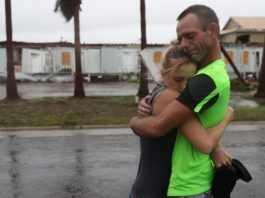 «Inundaciones catastróficas»: las imágenes de destrucción que va dejando el huracán Harvey a su paso por Texas
