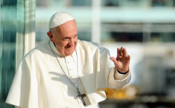 La crisis en Venezuela irrumpe el inicio de la gira del Papa por Colombia