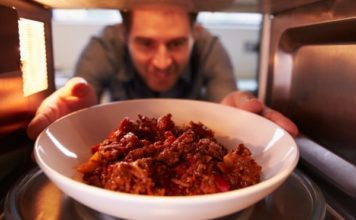 ¿Cuál es la razón científica de que algunos platos sepan mejor al día siguiente?