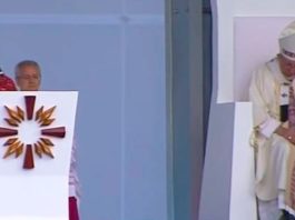 La artista Maía deslumbró con su voz durante la Misa presidida por el Papa Francisco en el parque Simón Bolívar de Bogotá