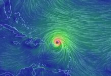 Irma está golpeando puerto rico como una tormenta de categoría 5 con vientos de 185 km / h. (En Vivo)