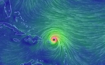 Irma está golpeando puerto rico como una tormenta de categoría 5 con vientos de 185 km / h. (En Vivo)