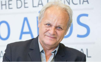 “El universo no es infinito y tiene forma de balón de fútbol”