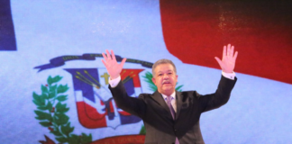 Leonel lanza su proyecto ante intento de liquidarlo