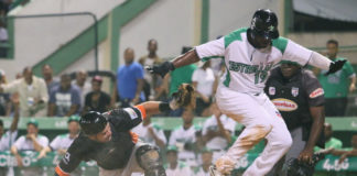 Estrellas mantienen invicto blanqueando a los Toros
