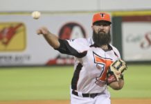 Toros blanquean a las Aguilas para primera victoria
