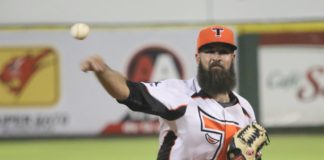 Toros blanquean a las Aguilas para primera victoria