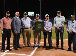 Estrellas reconocen a Pepe Busto