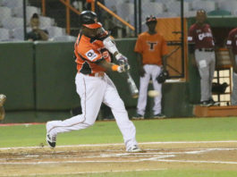 Mateo y bullpen dan tercera victoria seguida a los Toros