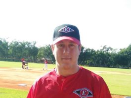 Lanzador Rob Scahill se unió a entrenamientos del Escogido