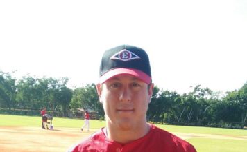 Lanzador Rob Scahill se unió a entrenamientos del Escogido