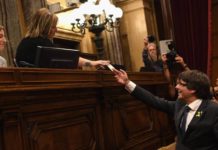 El Parlament de Cataluña aprueba la resolución para declarar la independencia
