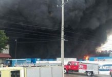 Incendio consume almacén de Plaza Lama, de la Duarte