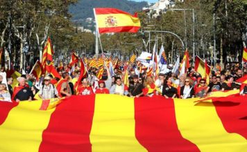 Cientos de miles de personas marchan para respaldar el 155