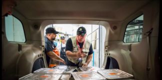 El cocinero español José Andrés supera el millón de comidas servidas a damnificados en Puerto Rico