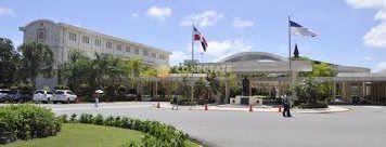 REFUNDAR LA UNIVERSIDAD AUTÓNOMA DE SANTO DOMINGO (UASD)