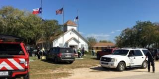 Reportan al menos 27 muertos y decenas de heridos por un tiroteo en una iglesia cercana a San Antonio, Estados Unidos