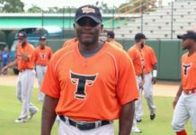 Medias Rojas nombran a Carlos Febles coach de tercera