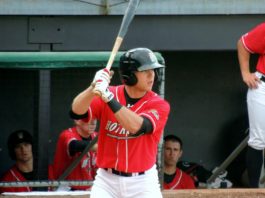 Estrellas contratan a “utility” Grant Kay