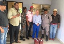 En décima, «El oficio de prensa se ha convertido en relajo»