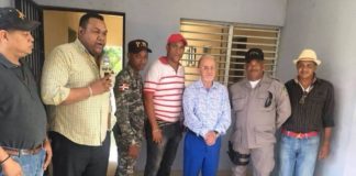 En décima, «El oficio de prensa se ha convertido en relajo»