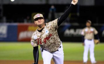 Estrellas contratan al lanzador cubano Misael Siverio