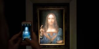 El cuadro atribuido a Leonardo da Vinci «Salvator Mundi» se convierte en el más caro de la historia al ser subastado por más de US$400 millones