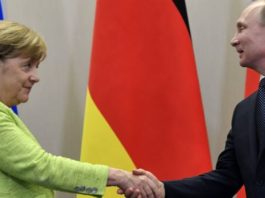 Maletas con dinero, juegos mentales y hackeo: cómo se pueden manipular los resultados de unas elecciones