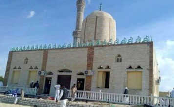 Mueren en Egipto al menos 235 personas en un ataque con bomba en una mezquita en la región del Sinaí