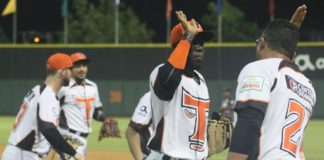 Toros remontan ante los Gigantes y mantienen esperanzas clasificatorias