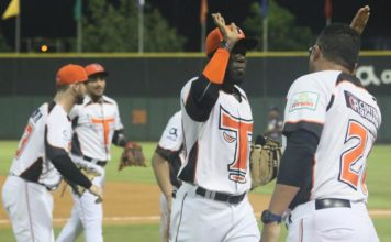 Toros remontan ante los Gigantes y mantienen esperanzas clasificatorias