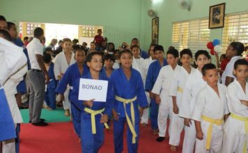 Asociación de judo de Monseñor Nouel gana copa regional navideña
