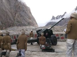 El lugar donde hasta bañarse o lavarse los dientes es un peligro: así es la vida en el glaciar Siachen, el campo de batalla más alto del mundo